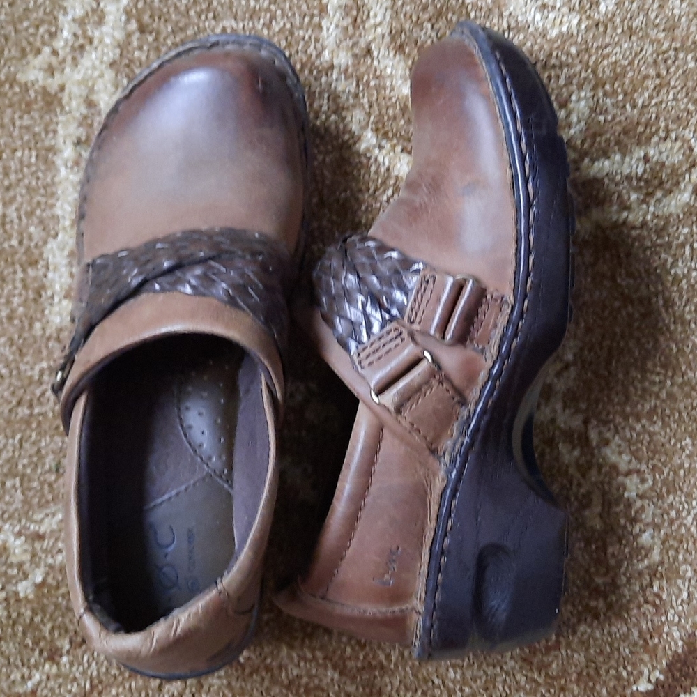 B.o.c womens clogs size 6